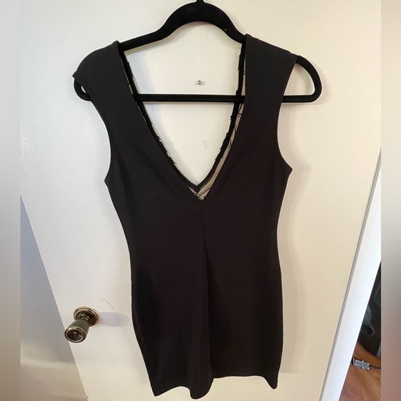 Lipsy London Sexy BodyCon LBD - Picture 3 of 5